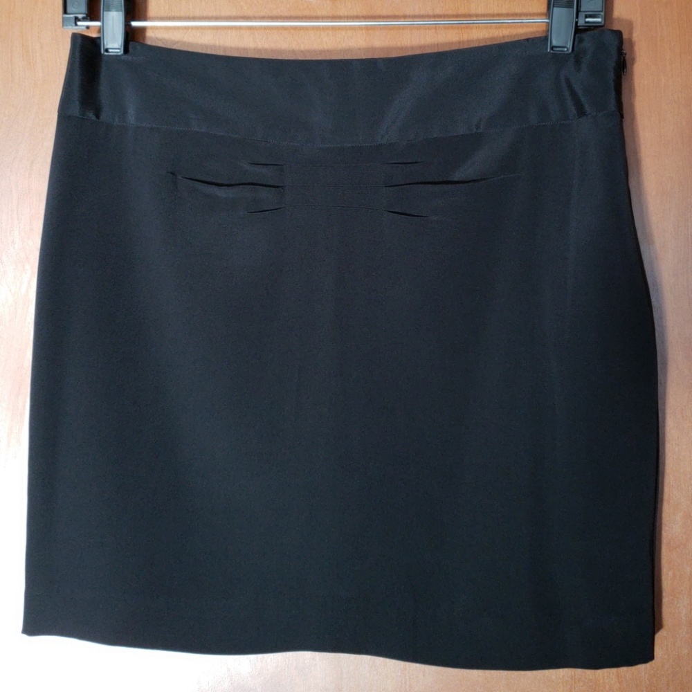 Banana Republic black silk mini skirt